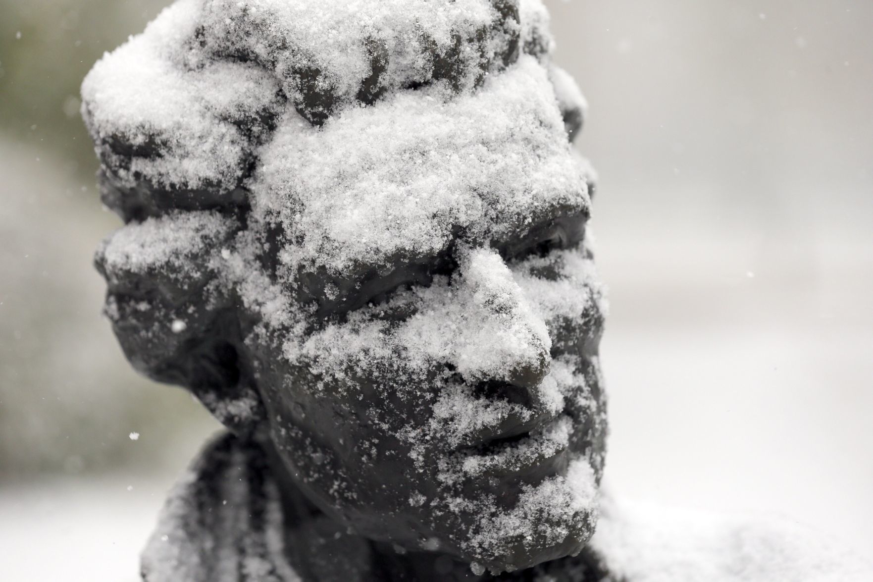 Snow hits St. Louis region